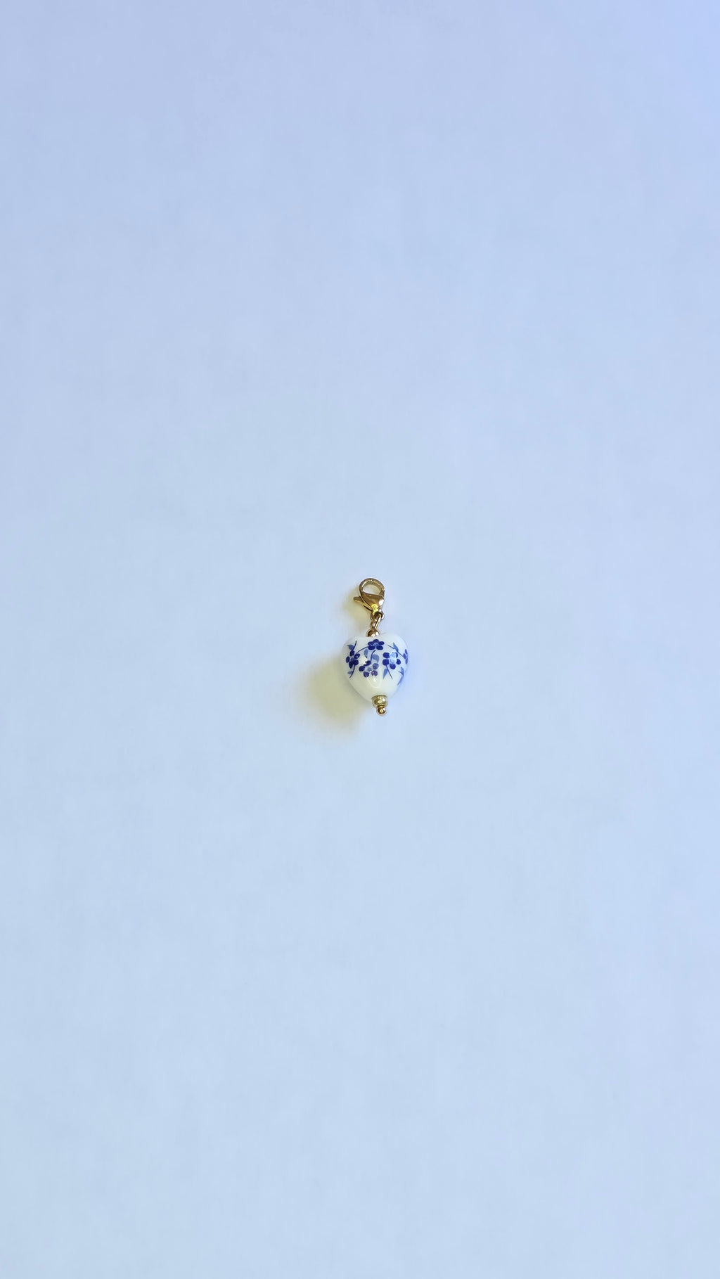 Charm Cœur de Viana doré, blanc et bleu en acier inoxydable